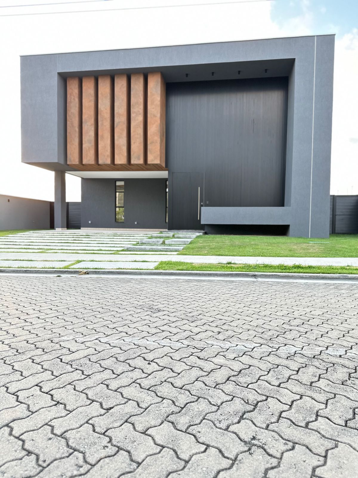 Casa de Condomínio de 5 quartos, 486m² no bairro Cidade Alpha, em Eusébio | Eu Corretor