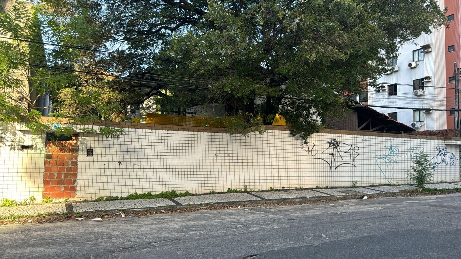 Loja / Salão / Ponto Comercial de 4 quartos, 700m² no bairro Guararapes, em Fortaleza | Eu Corretor