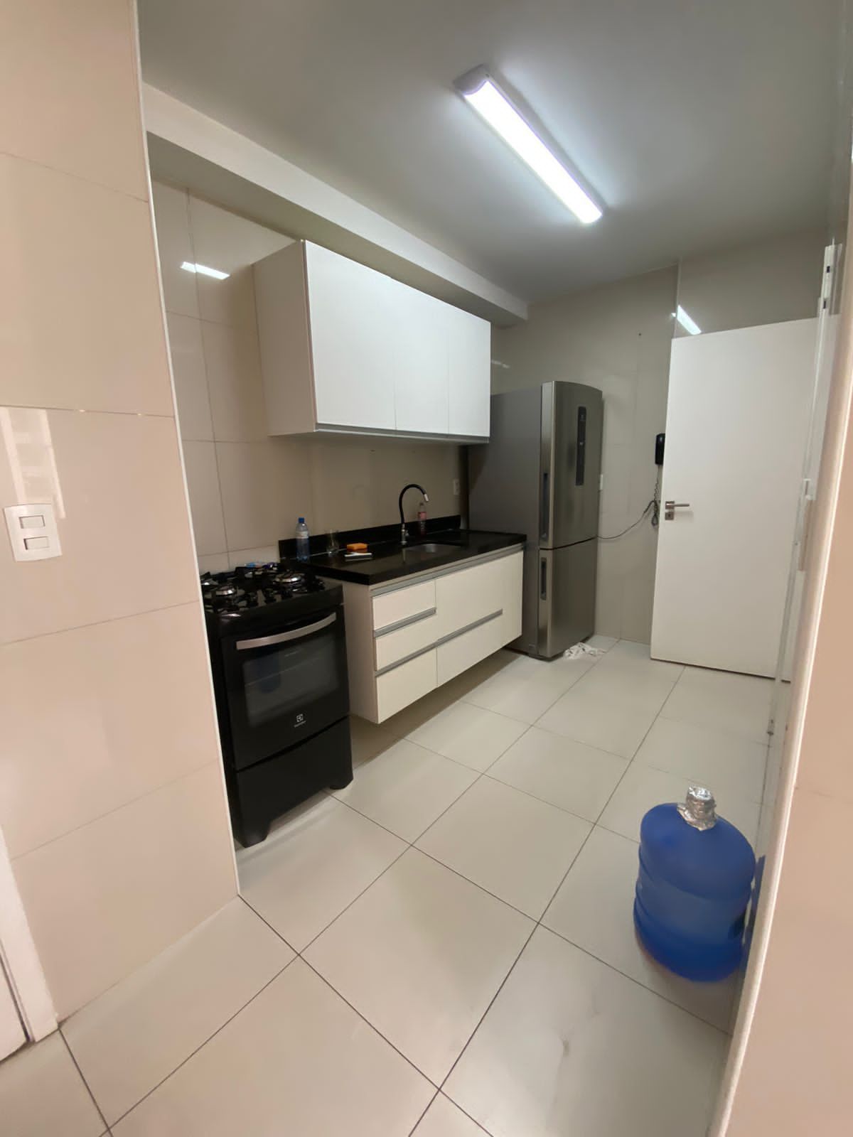 Apartamento para alugar com 3 quartos, 113m² - Foto 2