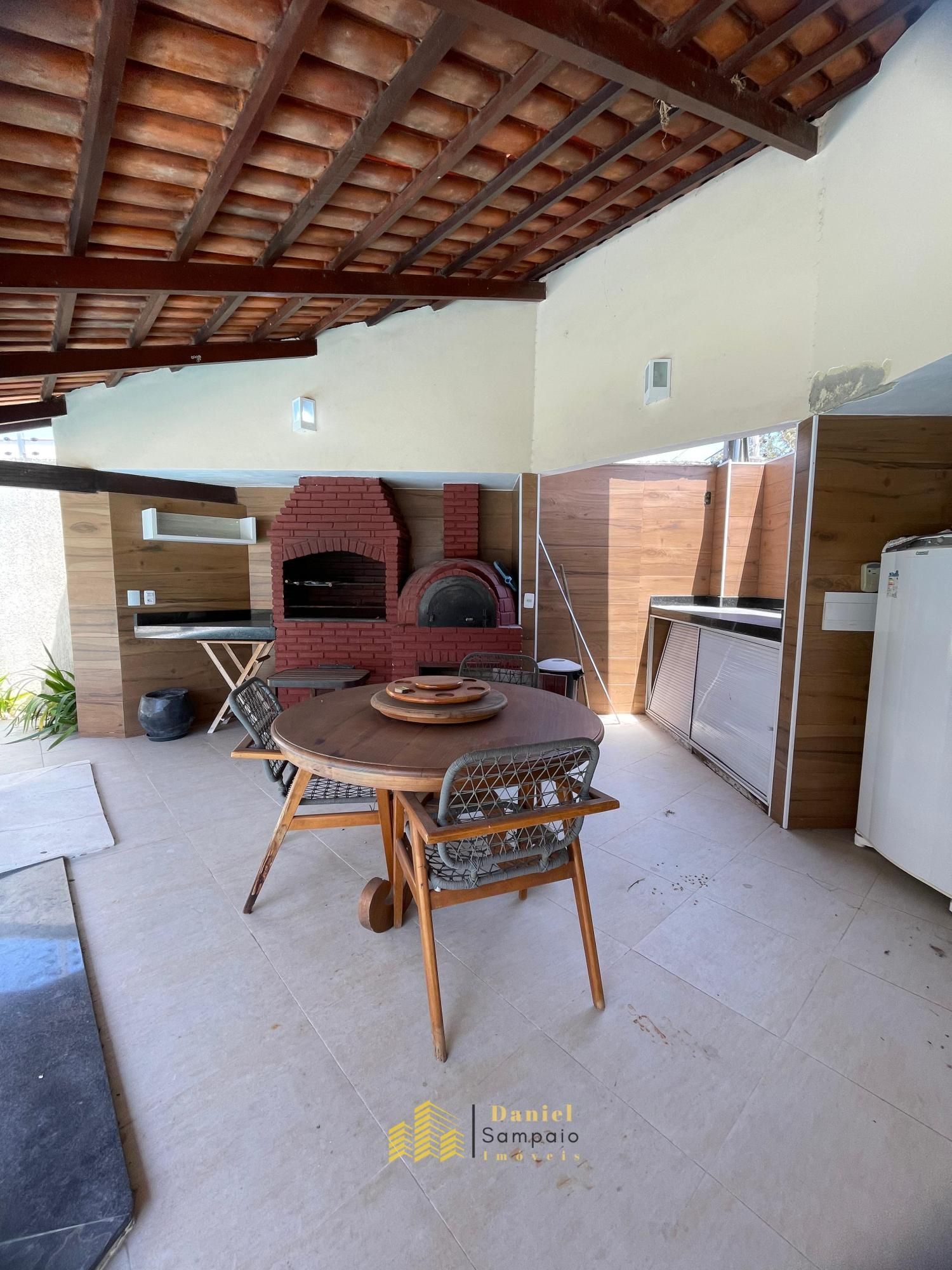 Casa de 5 quartos, 239m² no bairro Engenheiro Luciano Cavalcante, em Fortaleza | Eu Corretor