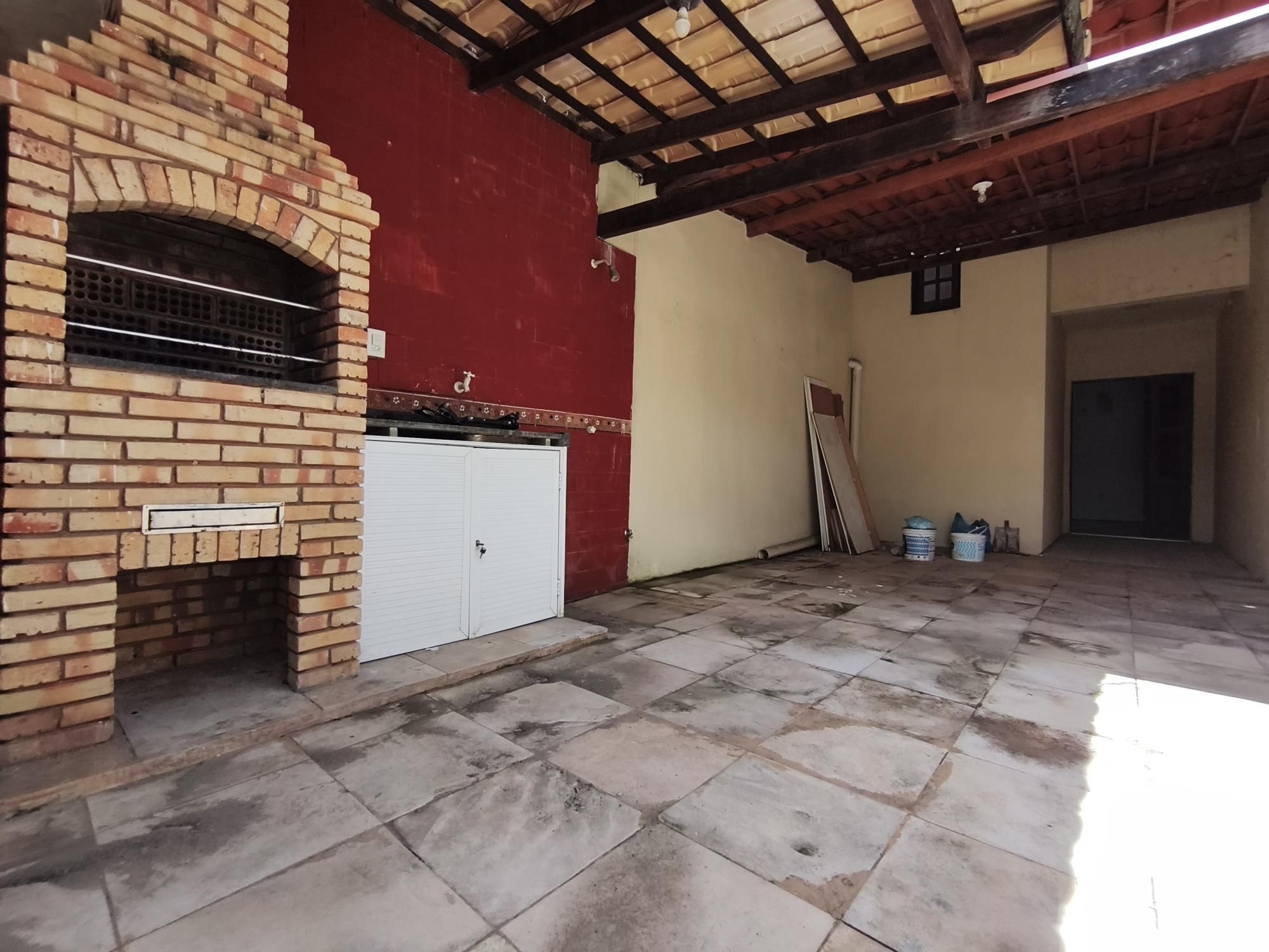 Casa, 4 quartos, 238 m² - Foto 2