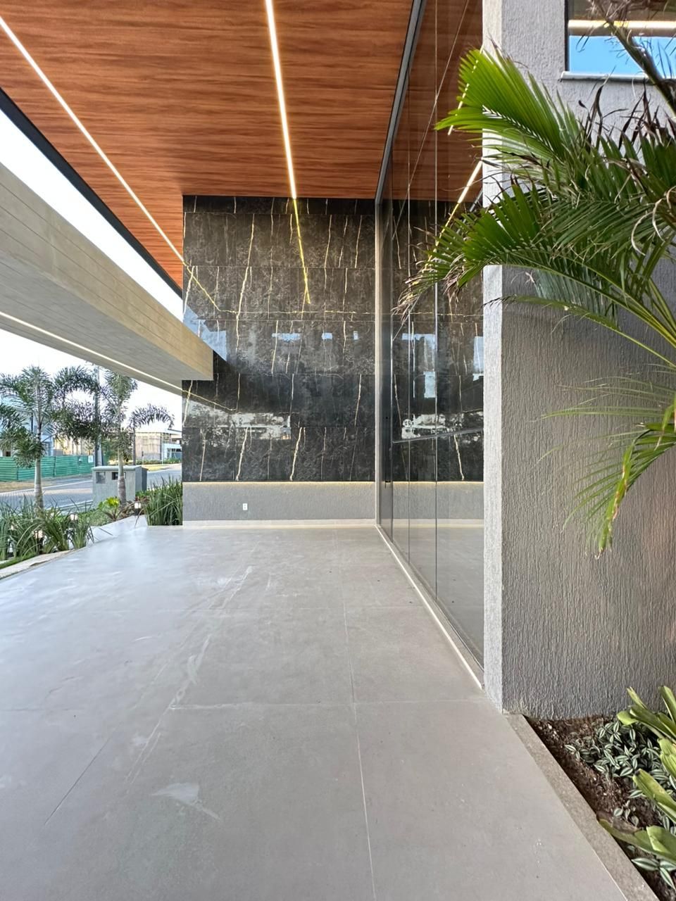 Casa de Condomínio de 6 quartos, 360m² no bairro Cidade Alpha, em Eusébio | Eu Corretor