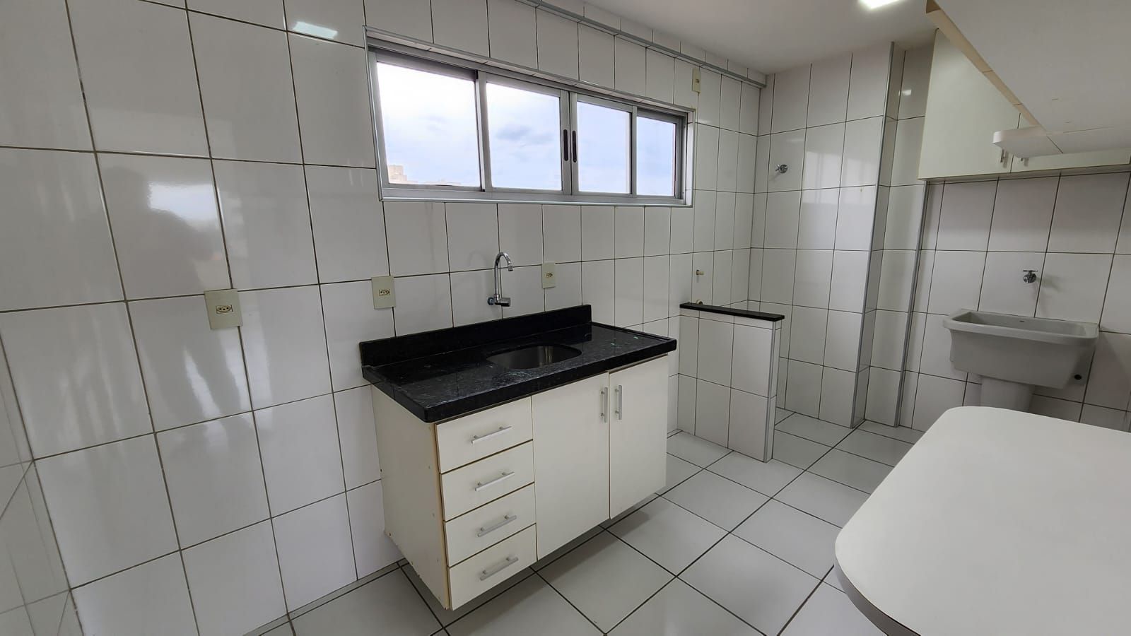 Apartamento para alugar com 2 quartos, 65m² - Foto 6