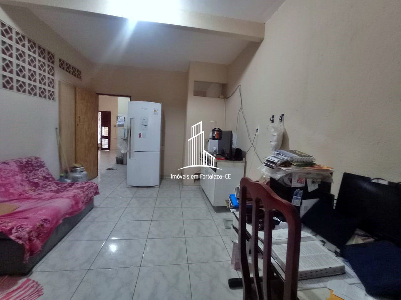 Casa à venda com 5 quartos, 105m² - Foto 2