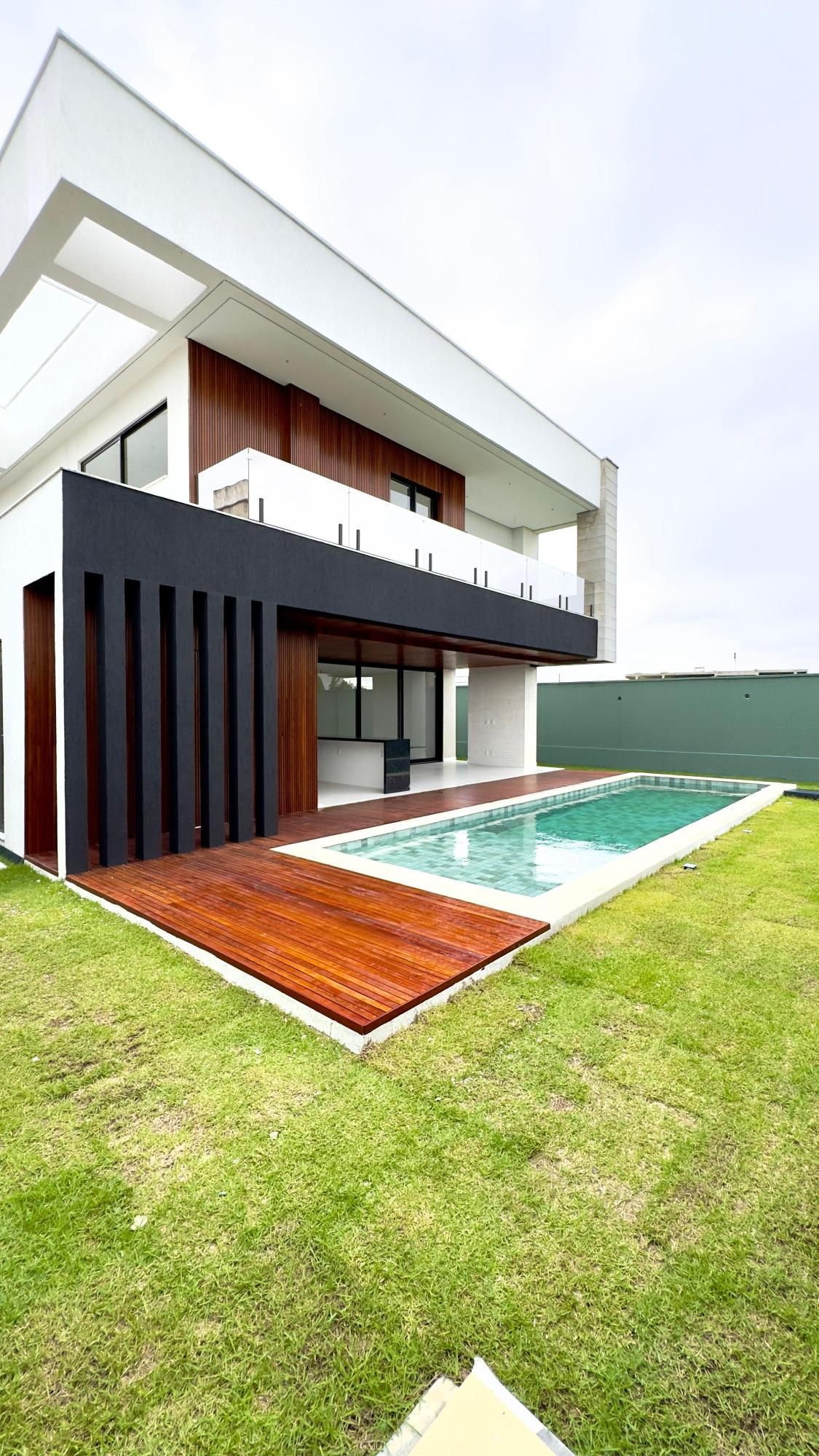 Casa de Condomínio de 4 quartos, 454m² no bairro Cidade Alpha, em Eusébio | Eu Corretor