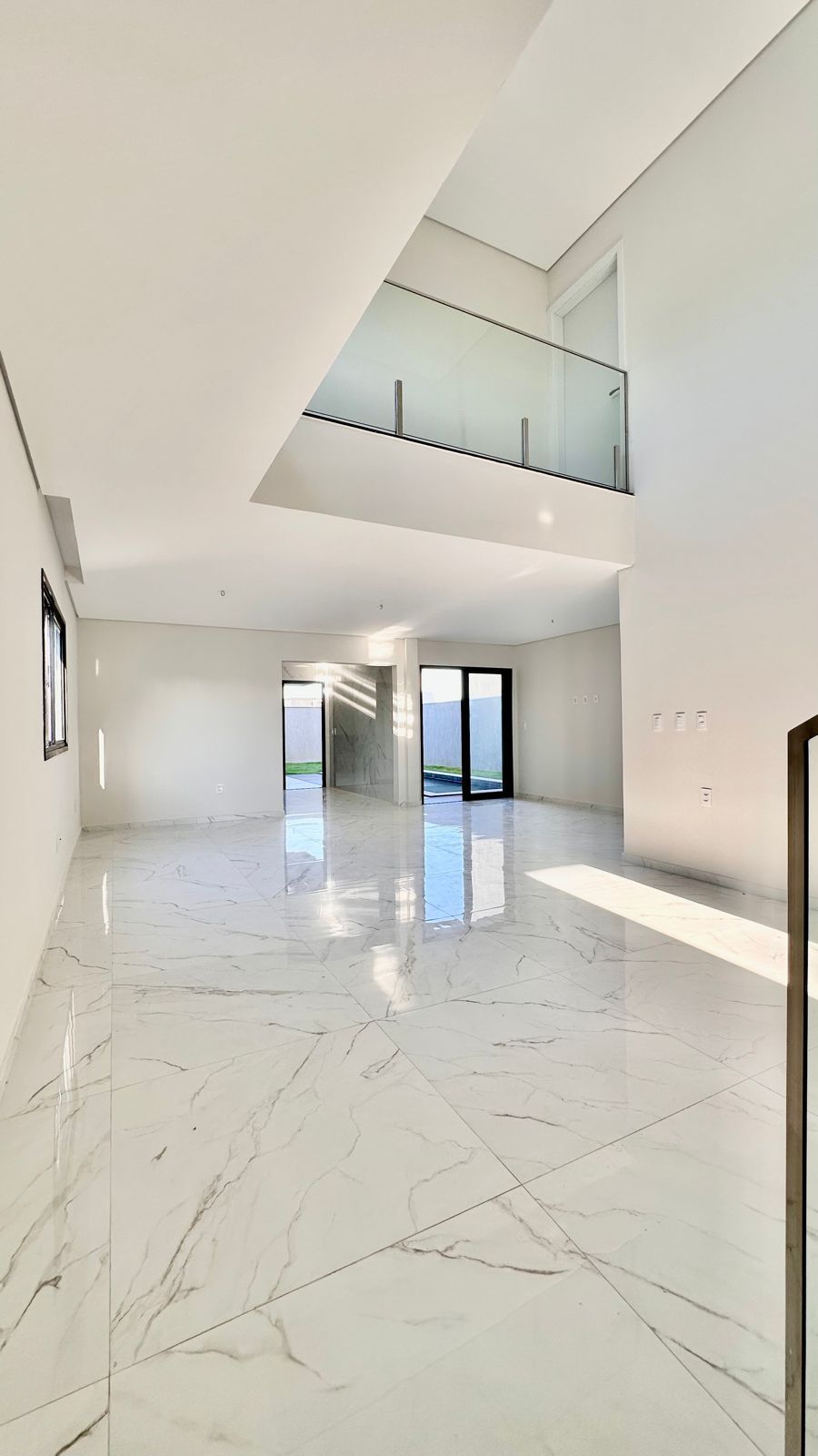 Casa de Condomínio de 5 quartos, 334m² no bairro Cidade Alpha, em Eusébio | Eu Corretor