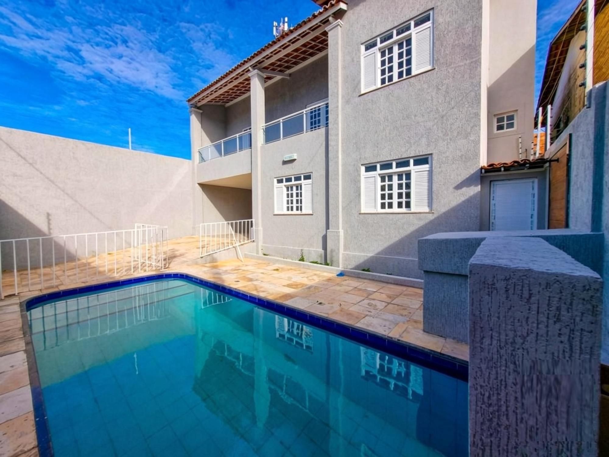 Casa, 5 quartos, 143 m² - Foto 1