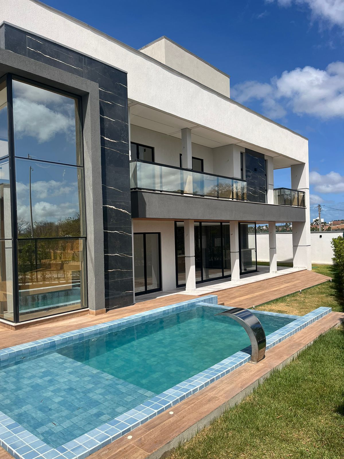 Casa de Condomínio de 4 quartos, 424m² no bairro Cidade Alpha, em Eusébio | Eu Corretor