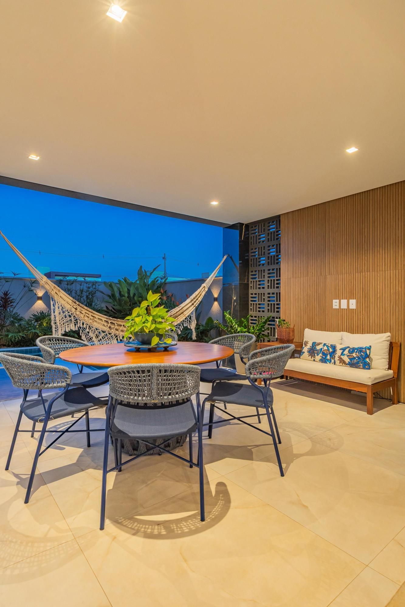 Casa de Condomínio de 4 quartos, 261m² no bairro Coité, em Eusébio | Eu Corretor