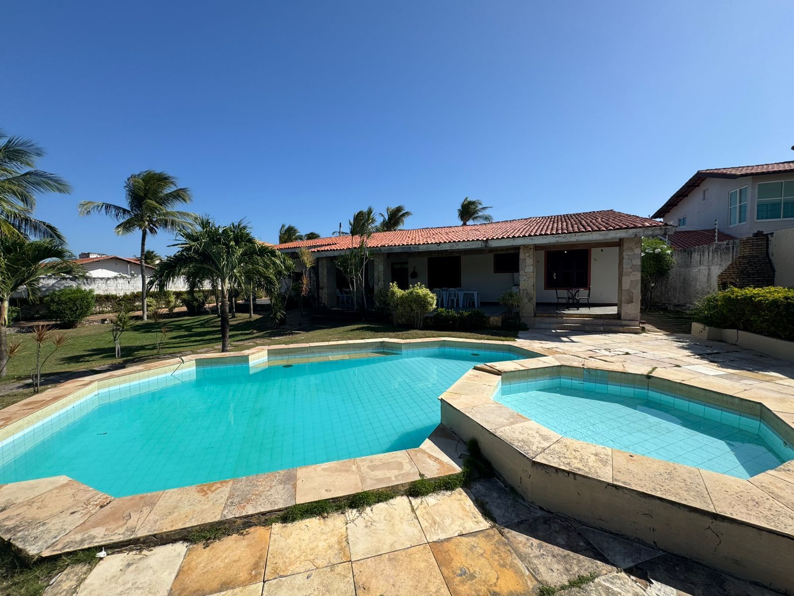 Casa, 8 quartos, 453 m² - Foto 1