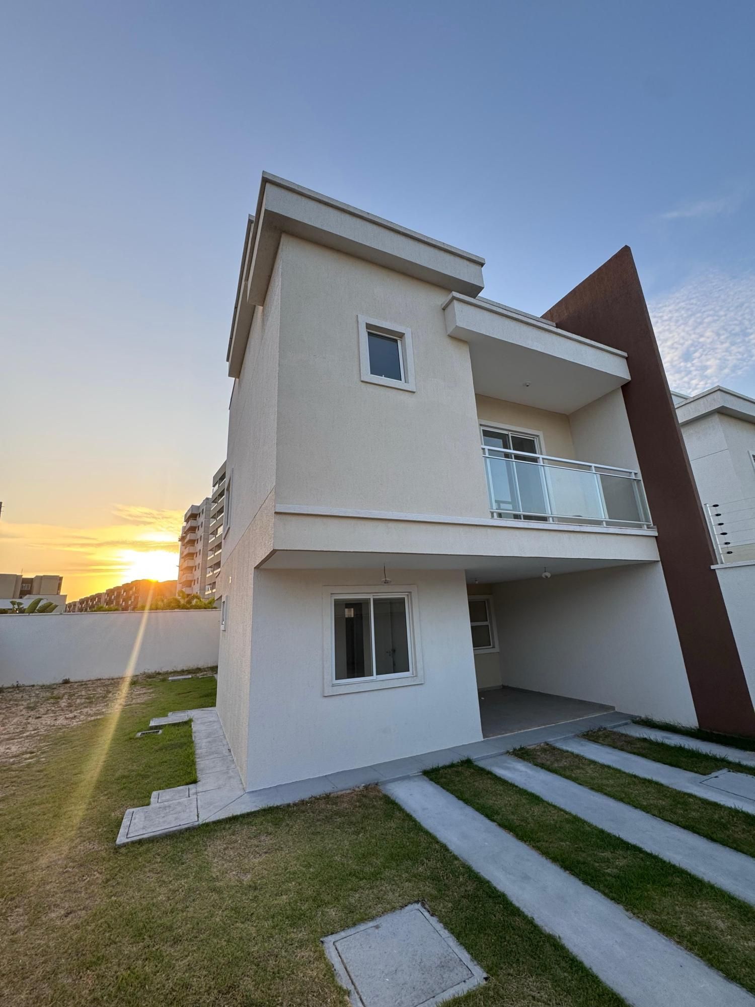 Casa, 4 quartos, 155 m² - Foto 1