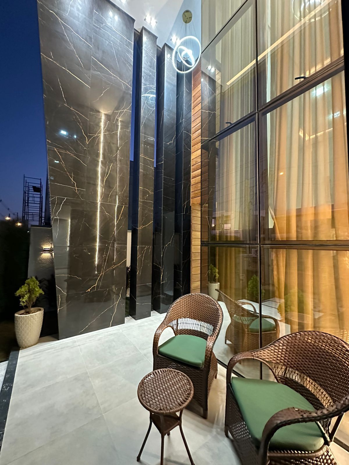 Casa de Condomínio de 3 quartos, 330m² no bairro Cidade Alpha, em Eusébio | Eu Corretor