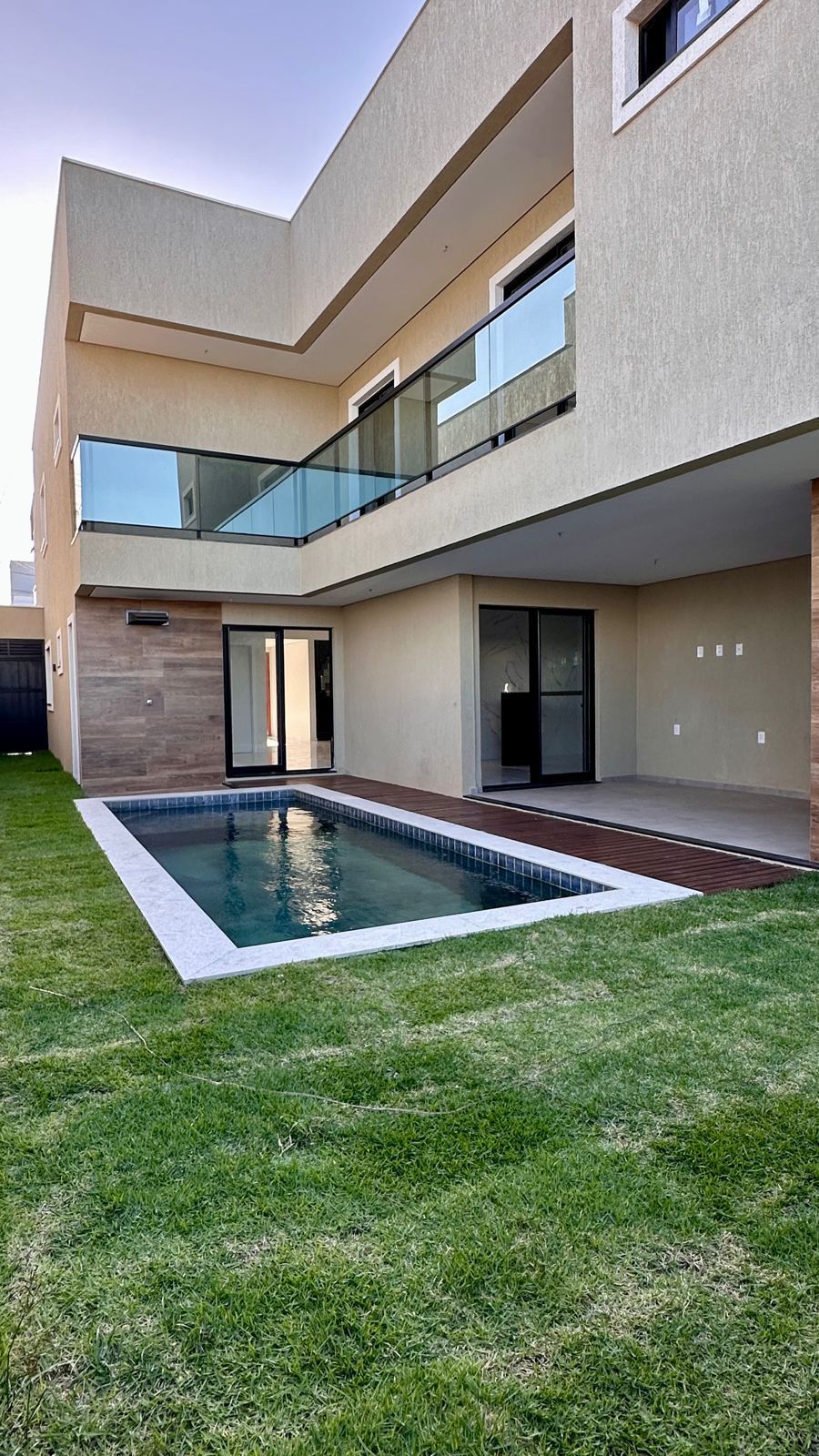 Casa de Condomínio de 5 quartos, 334m² no bairro Cidade Alpha, em Eusébio | Eu Corretor