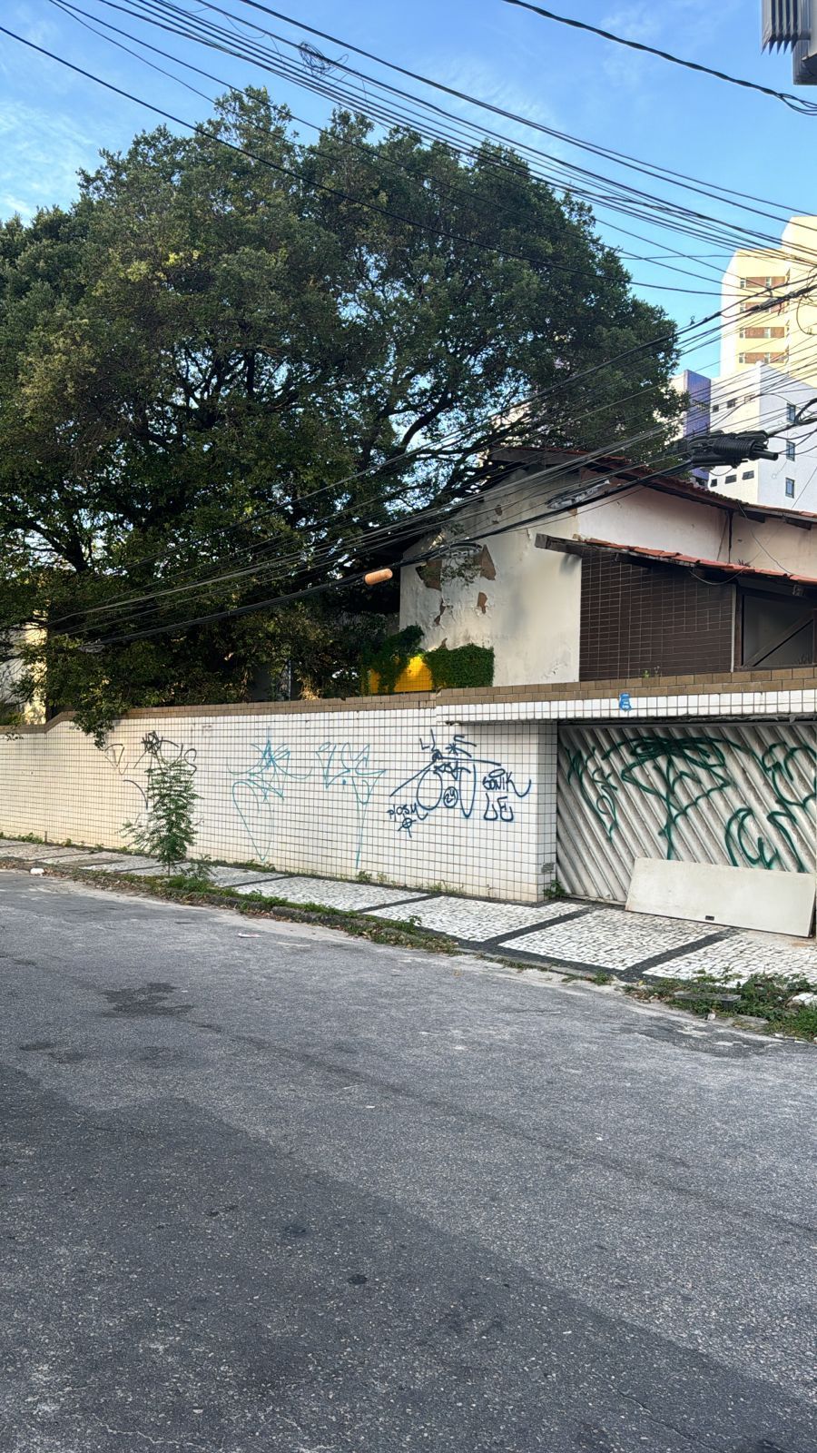 Loja / Salão / Ponto Comercial de 4 quartos, 700m² no bairro Guararapes, em Fortaleza | Eu Corretor