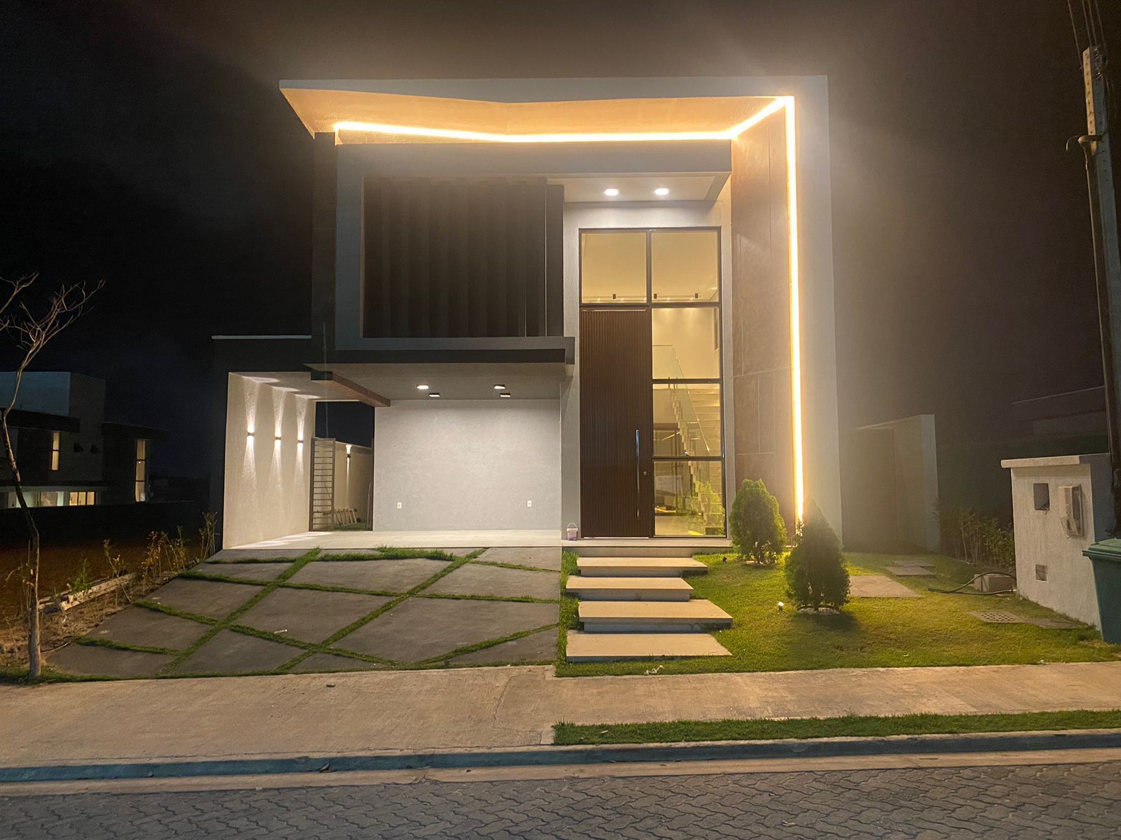 Casa de Condomínio de 4 quartos, 330m² no bairro Cidade Alpha, em Eusébio | Eu Corretor