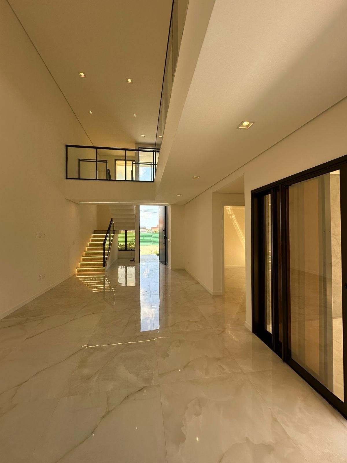 Casa de Condomínio de 4 quartos, 330m² no bairro Cidade Alpha, em Eusébio | Eu Corretor