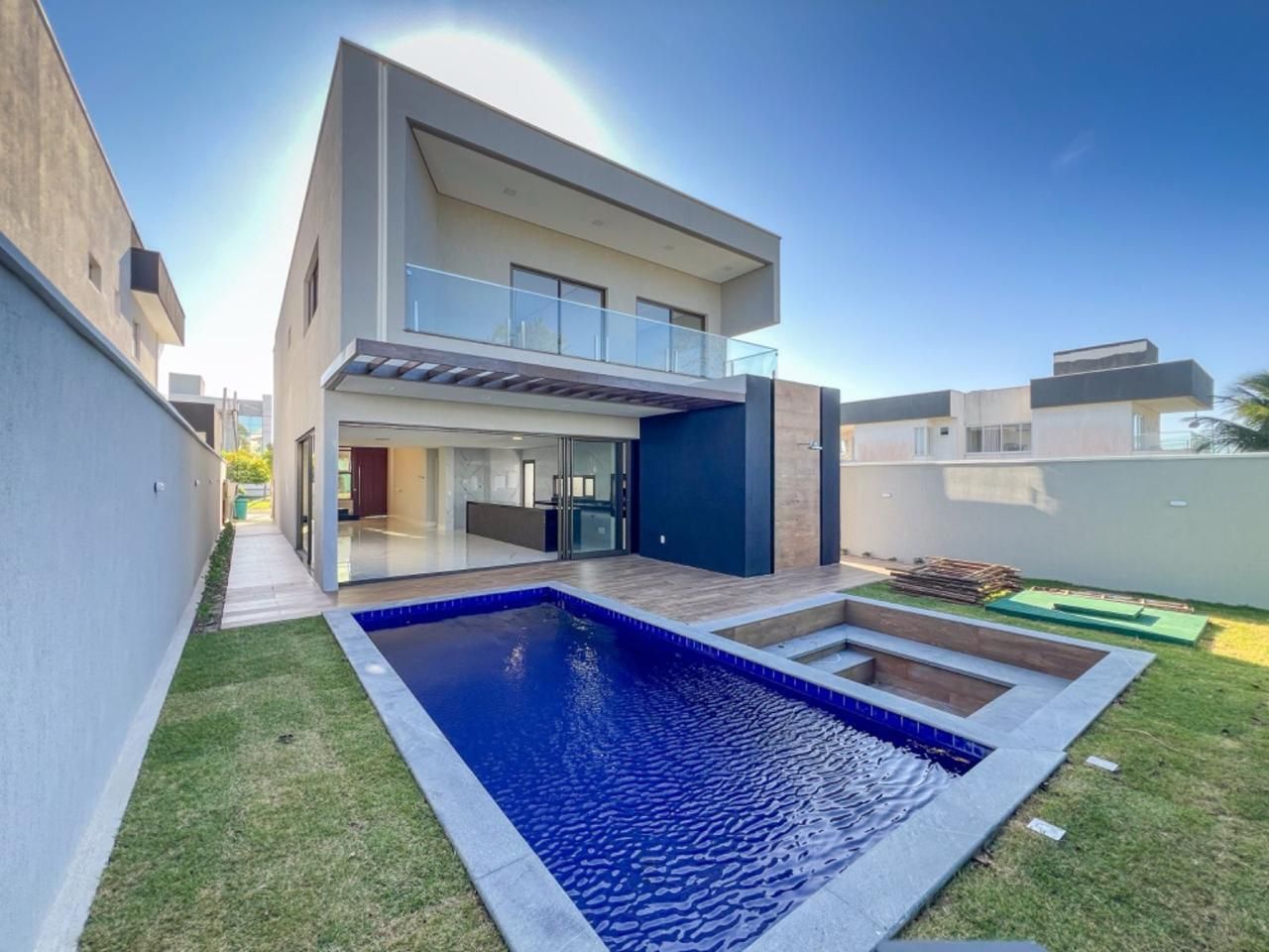 Casa de Condomínio de 4 quartos, 330m² no bairro Cidade Alpha, em Eusébio | Eu Corretor