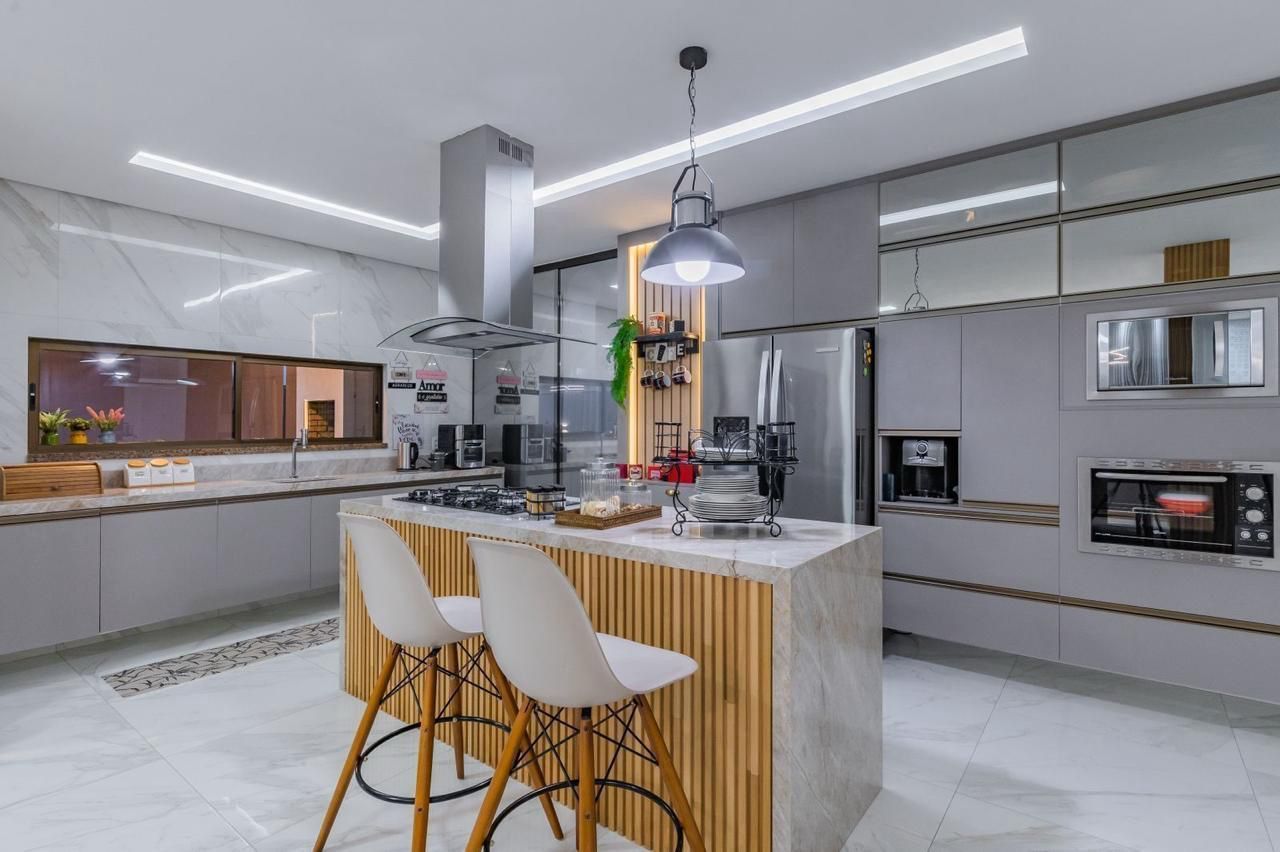 Casa de Condomínio de 4 quartos, 467m² no bairro Cidade Alpha, em Eusébio | Eu Corretor