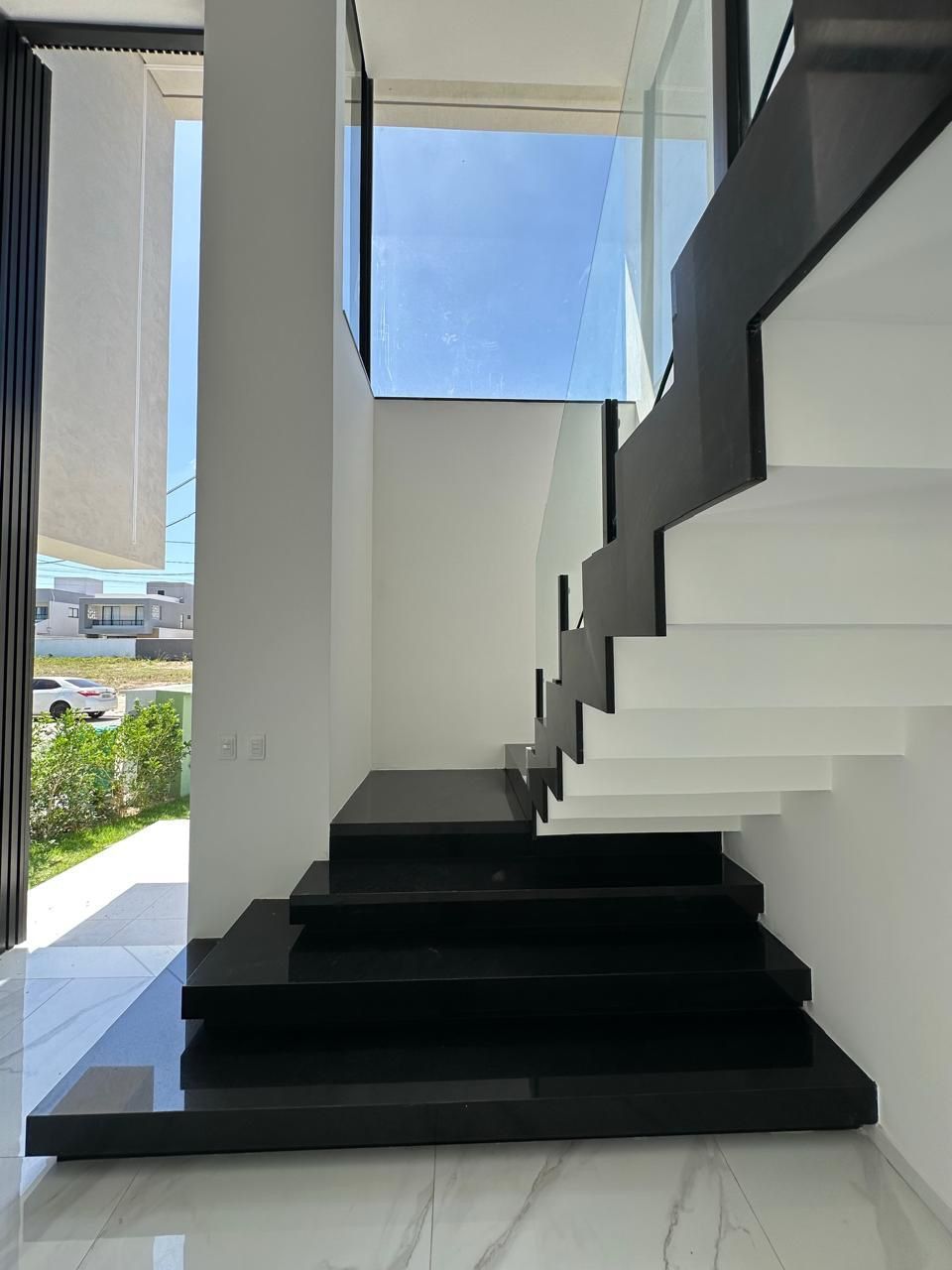 Casa de Condomínio de 4 quartos, 330m² no bairro Cidade Alpha, em Eusébio | Eu Corretor