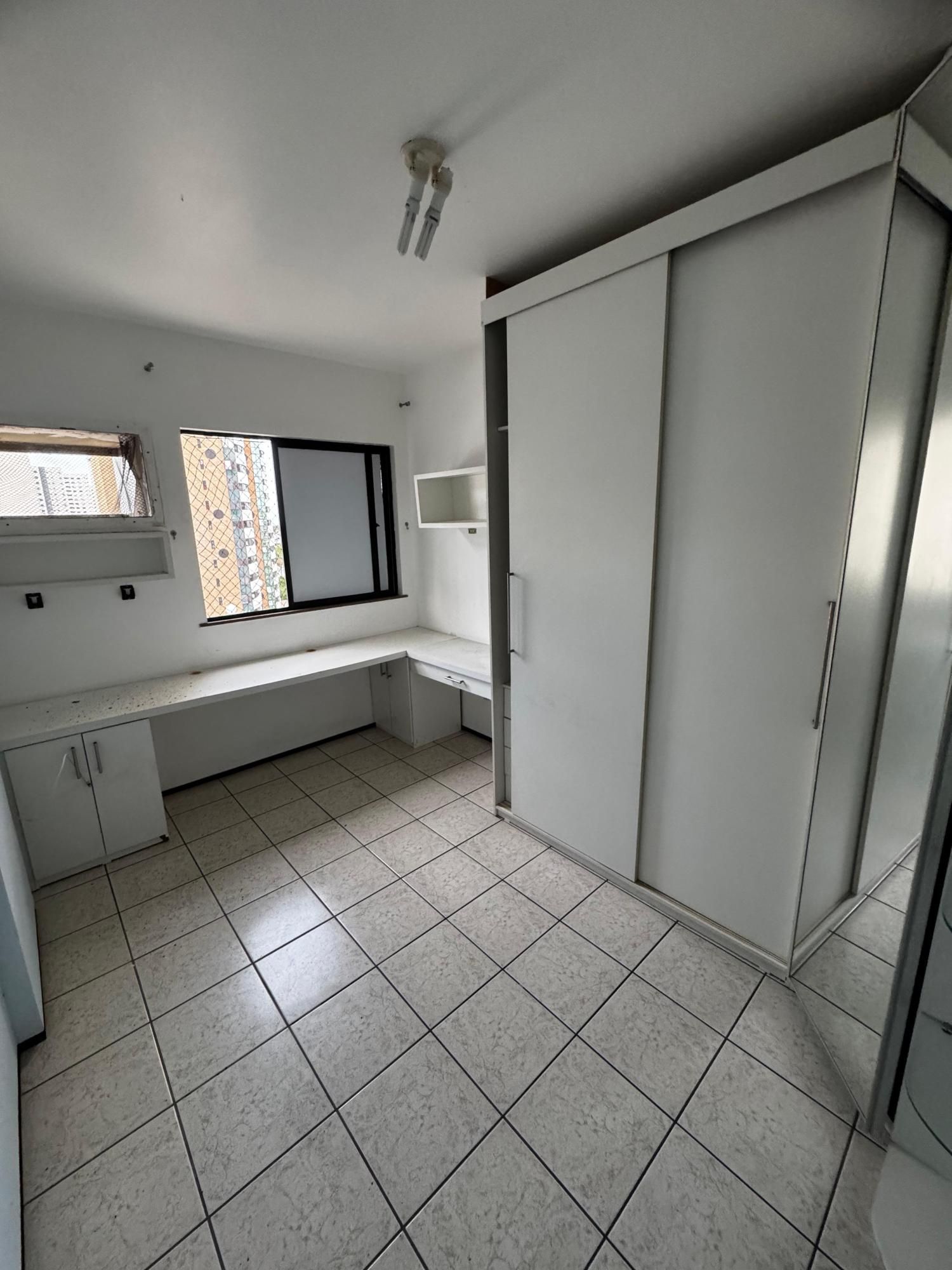 Apartamento para alugar com 4 quartos, 160m² - Foto 8