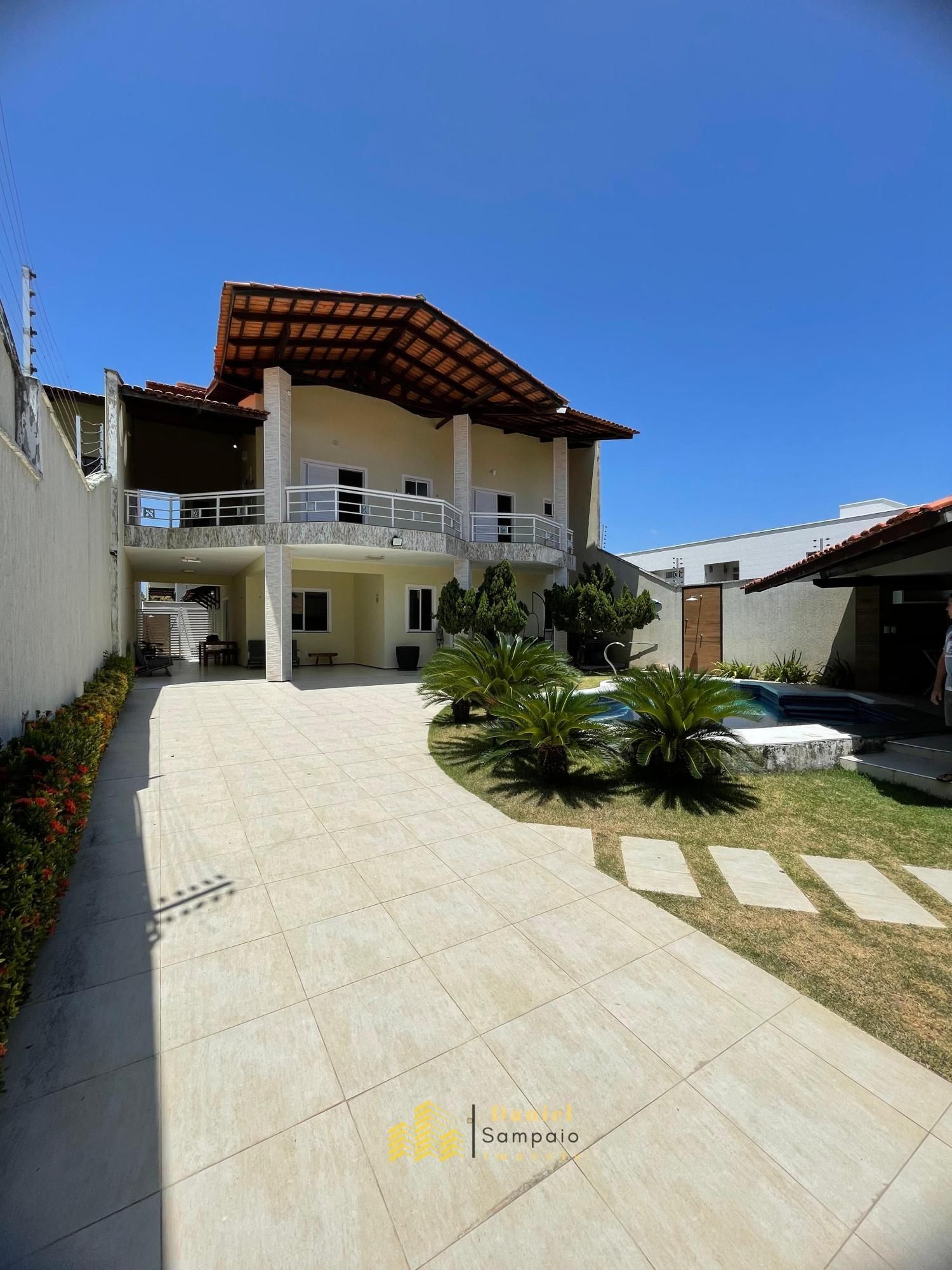 Casa de 5 quartos, 239m² no bairro Engenheiro Luciano Cavalcante, em Fortaleza | Eu Corretor