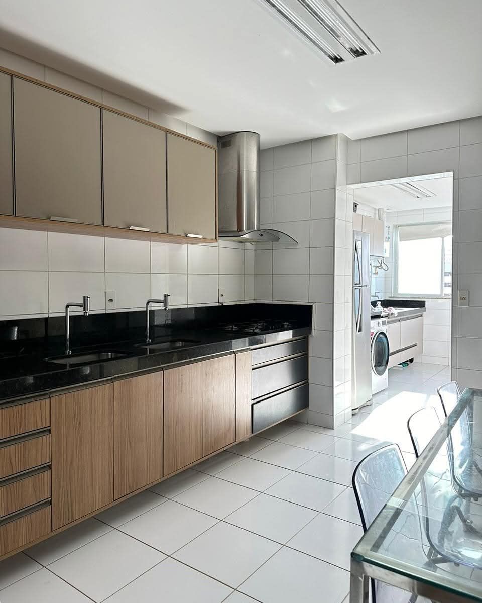 Apartamento à venda com 4 quartos, 217m² - Foto 4