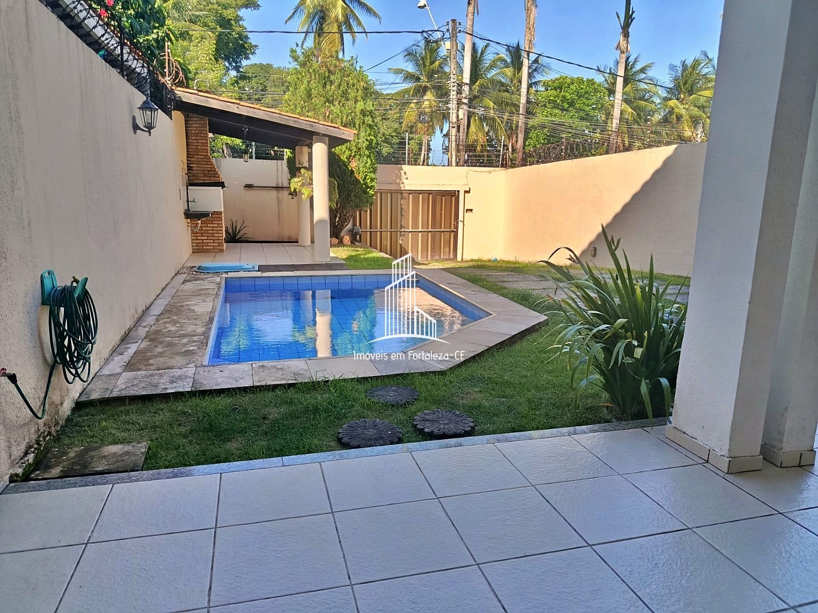 Casa de 4 quartos, 287m² no bairro Sapiranga-Coité, em Fortaleza | Eu Corretor