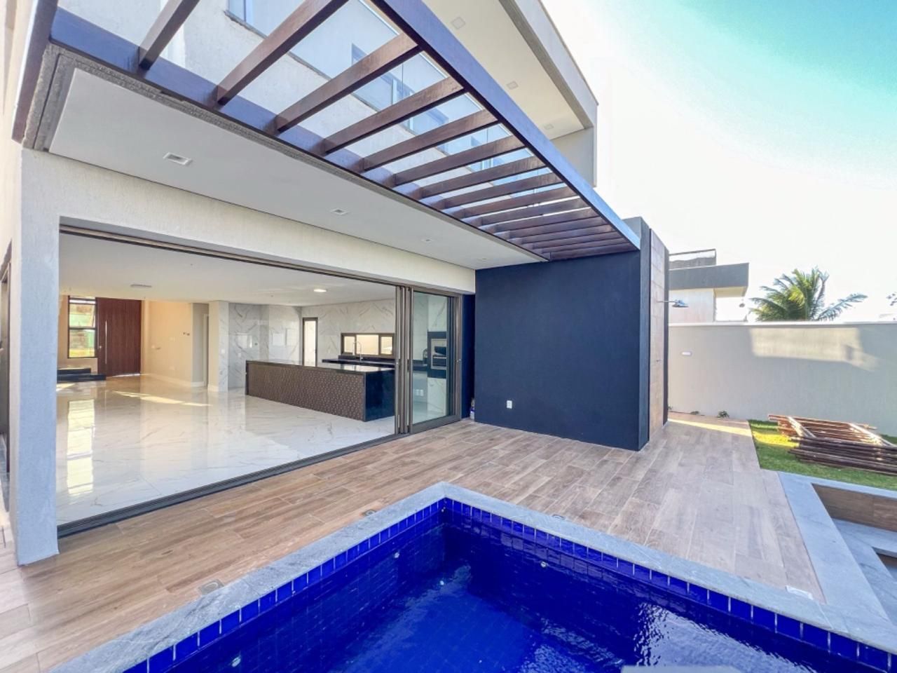 Casa de Condomínio de 4 quartos, 330m² no bairro Cidade Alpha, em Eusébio | Eu Corretor