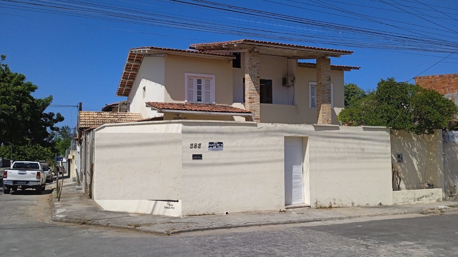 Casa à venda com 4 quartos, 220m² - Foto 1