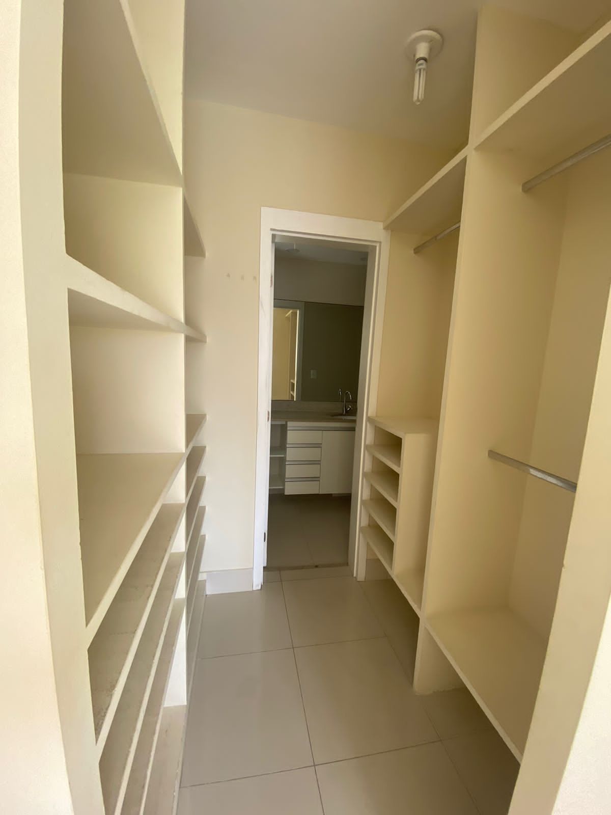 Apartamento para alugar com 3 quartos, 113m² - Foto 11