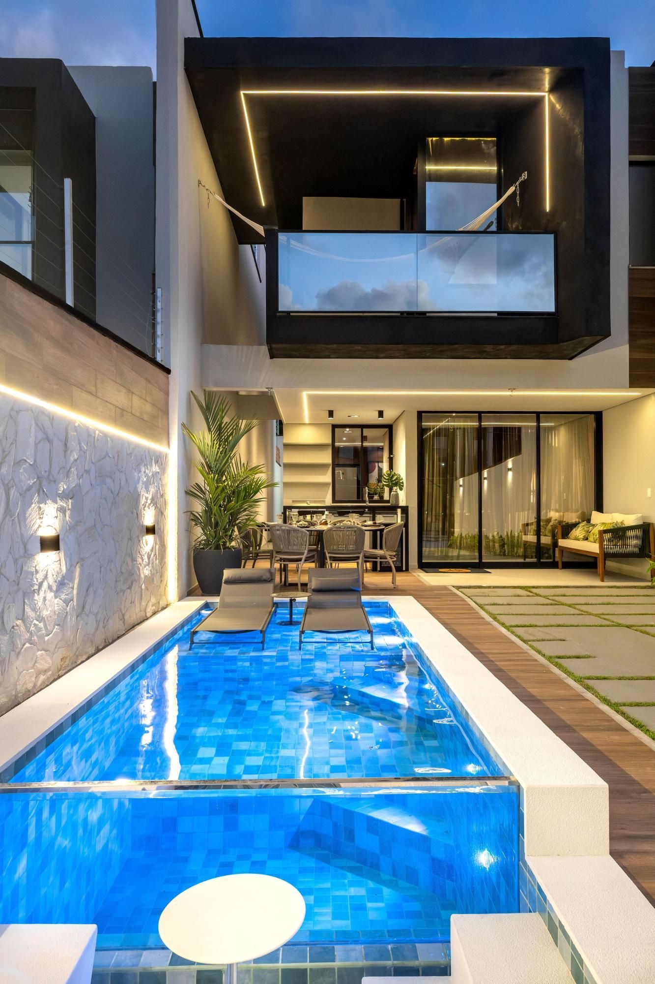 Casa, 4 quartos, 144 m² - Foto 1