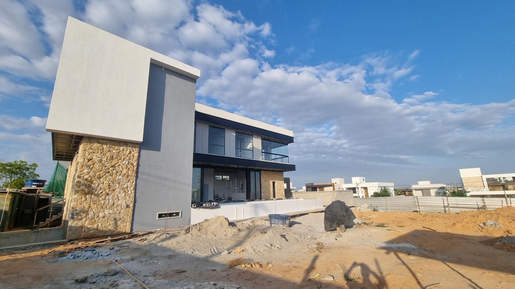 Casa de Condomínio de 6 quartos, 556m² no bairro Cidade Alpha, em Eusébio | Eu Corretor