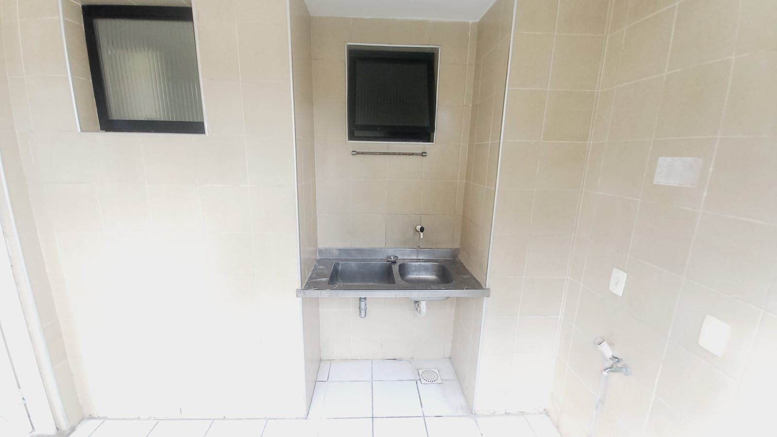 img120929341
