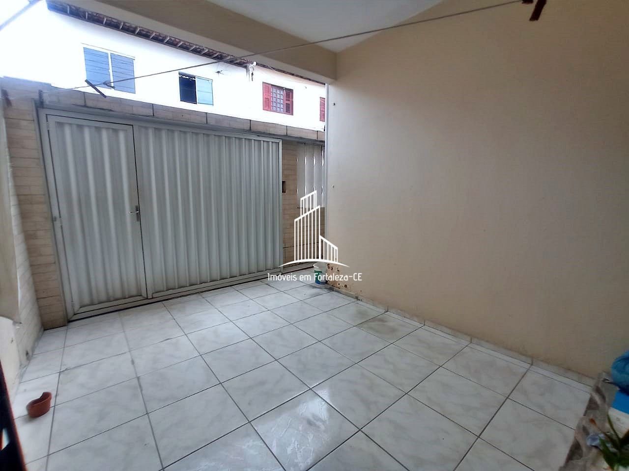 Casa à venda com 5 quartos, 105m² - Foto 3