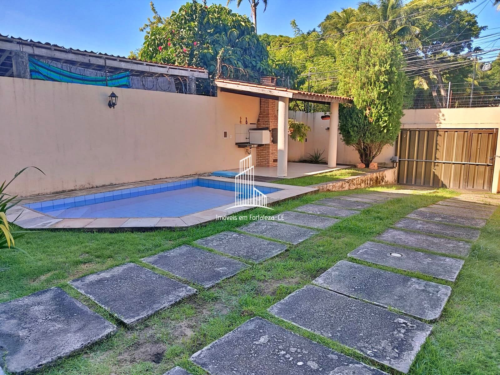Casa de 4 quartos, 287m² no bairro Sapiranga-Coité, em Fortaleza | Eu Corretor