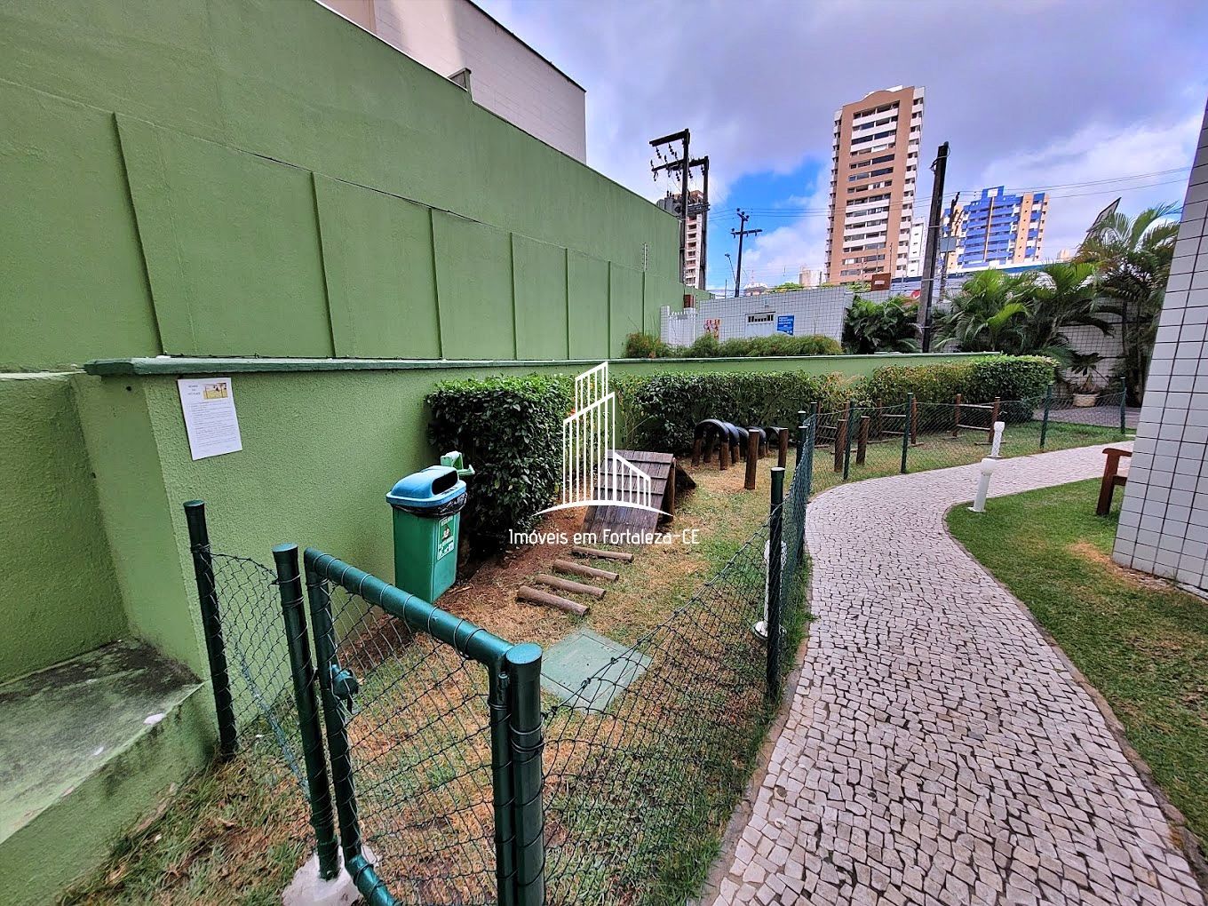 img79885536