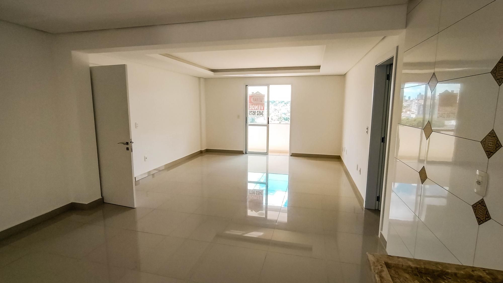 Apartamento à venda com 3 quartos, 112m² - Foto 2