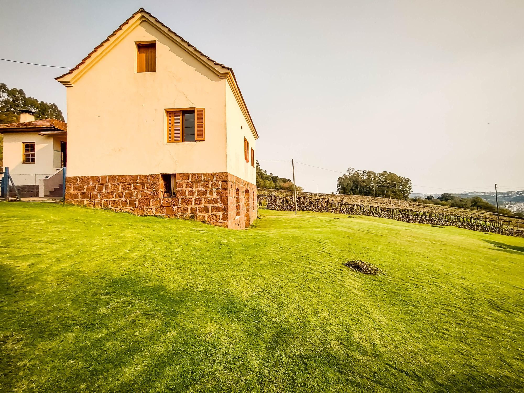 Terreno comercial à venda  no Zona Rural - Pinto Bandeira, RS. Imóveis