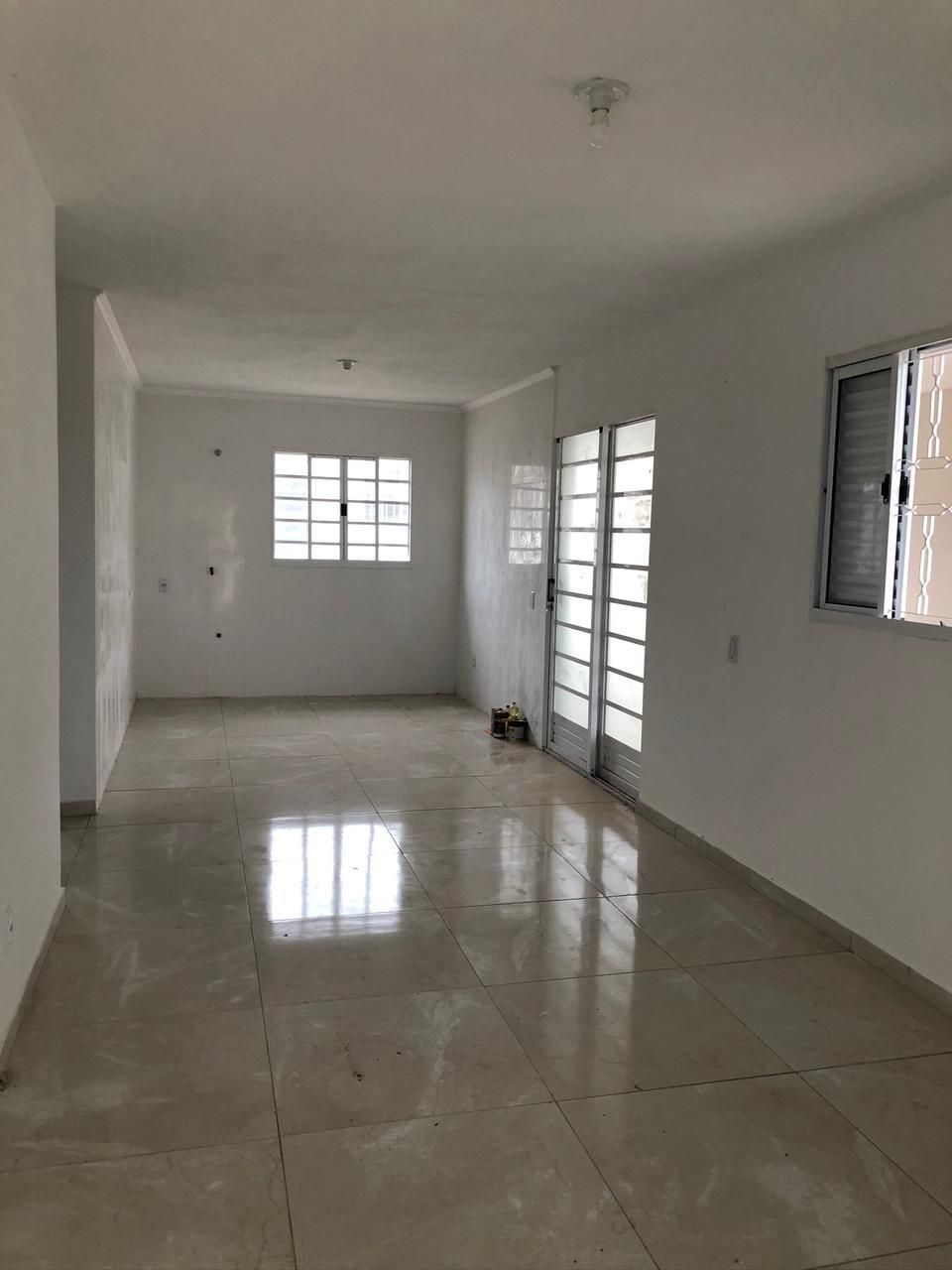 Casa à venda com 2 quartos, 140m² - Foto 2