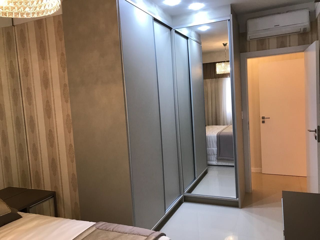 Apartamento à venda com 4 quartos, 266m² - Foto 17