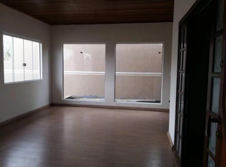 Casa à venda com 3 quartos, 150m² - Foto 3