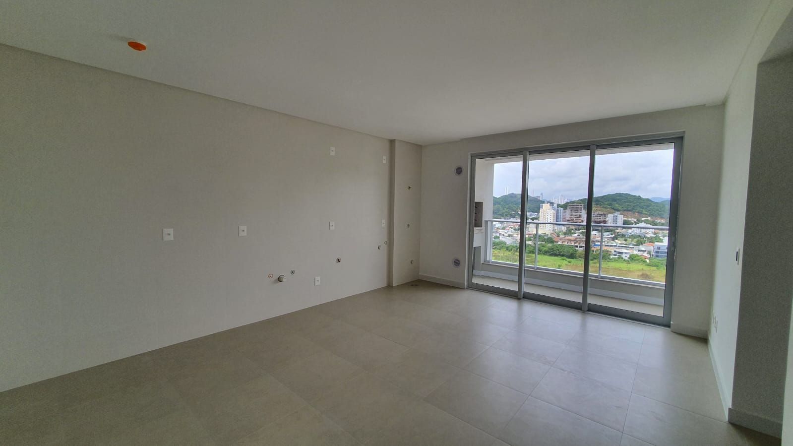 Apartamento à venda com 2 quartos, 64m² - Foto 4