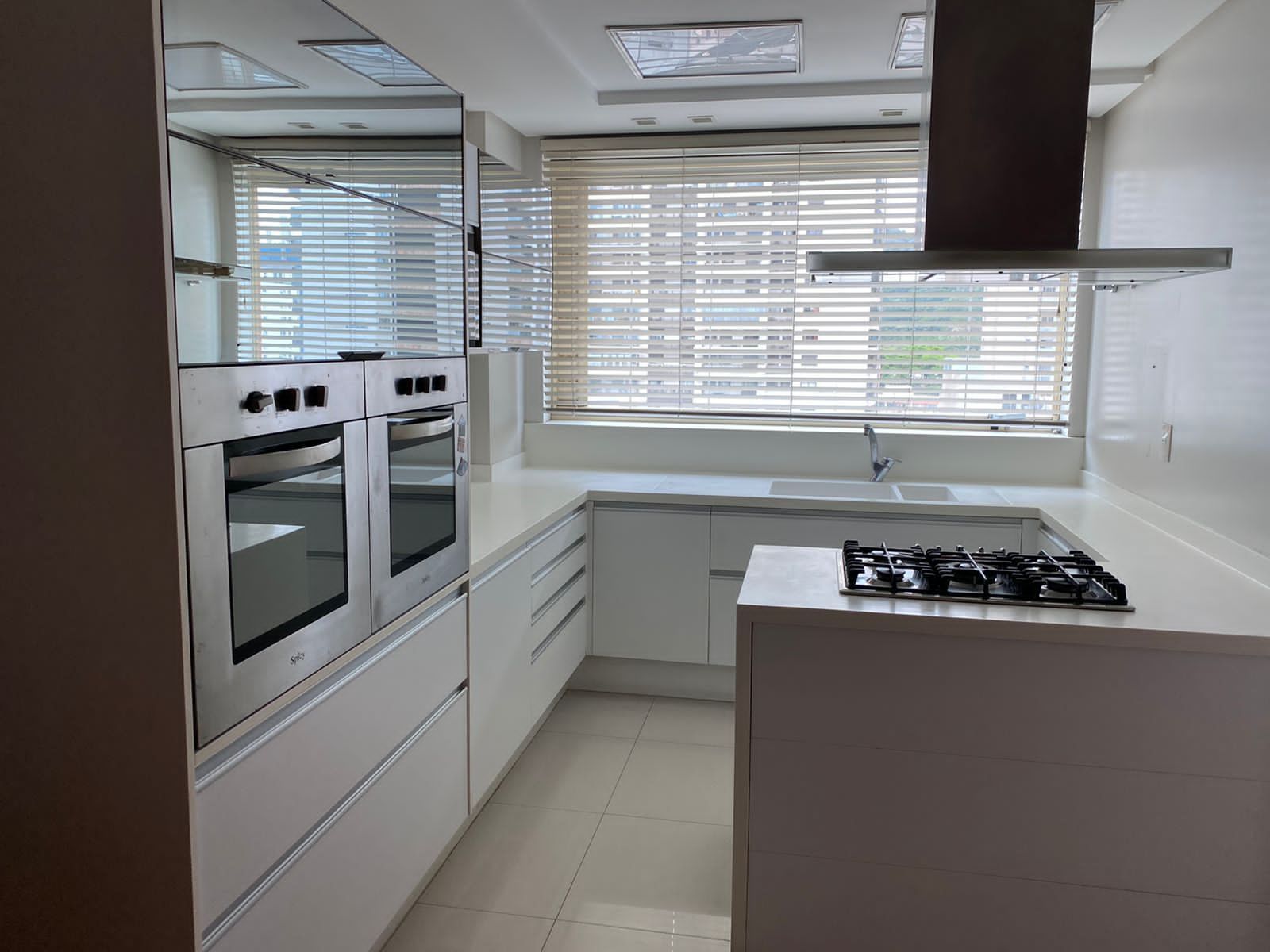 Apartamento à venda com 3 quartos, 230m² - Foto 12