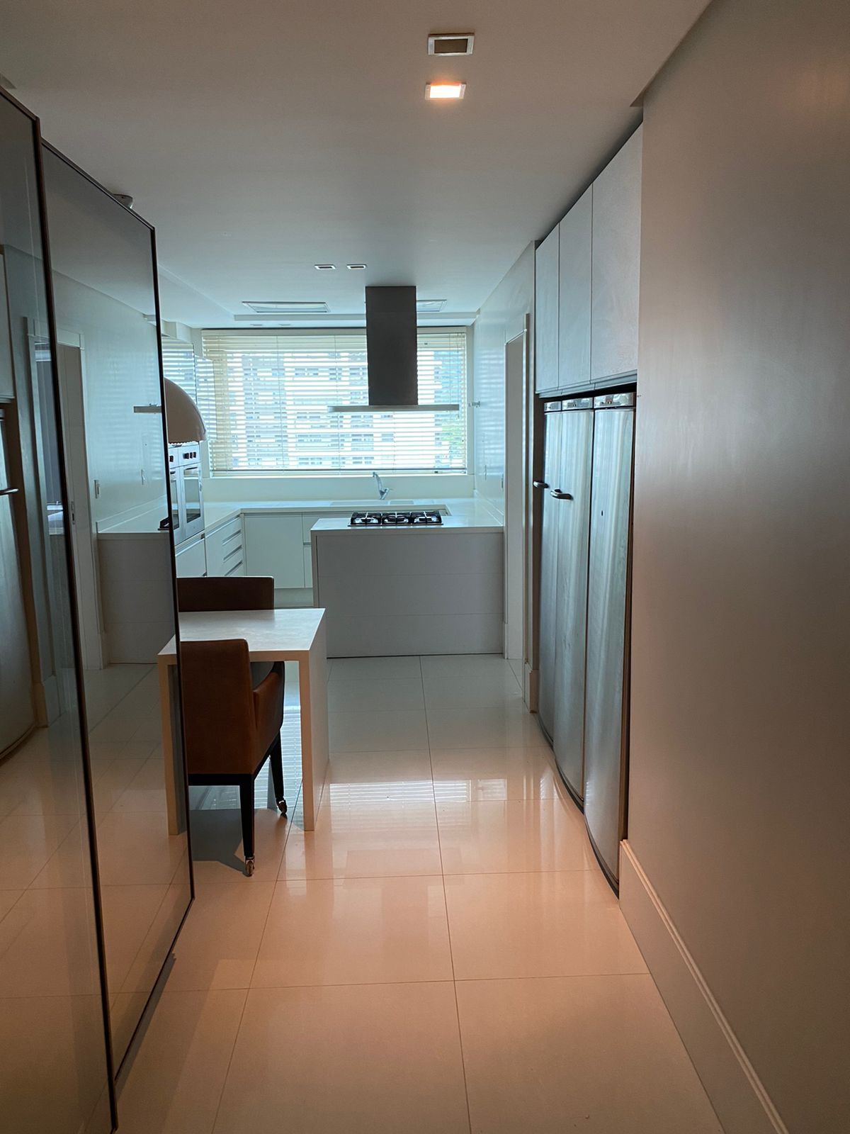 Apartamento à venda com 3 quartos, 230m² - Foto 10