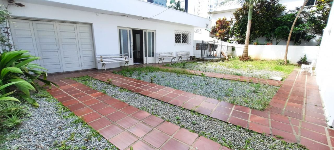 Casa à venda com 4 quartos, 260m² - Foto 9