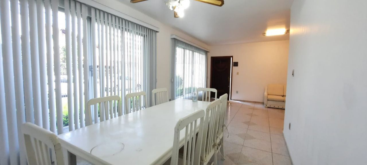 Casa à venda com 4 quartos, 260m² - Foto 11