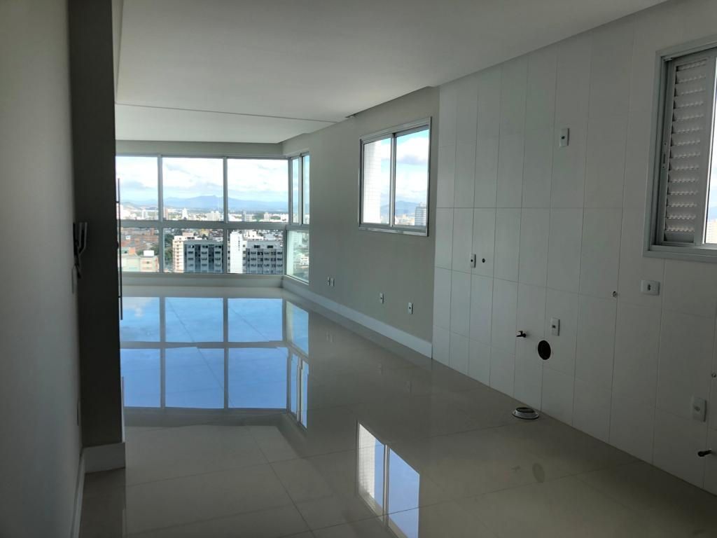 Apartamento à venda com 4 quartos, 165m² - Foto 2