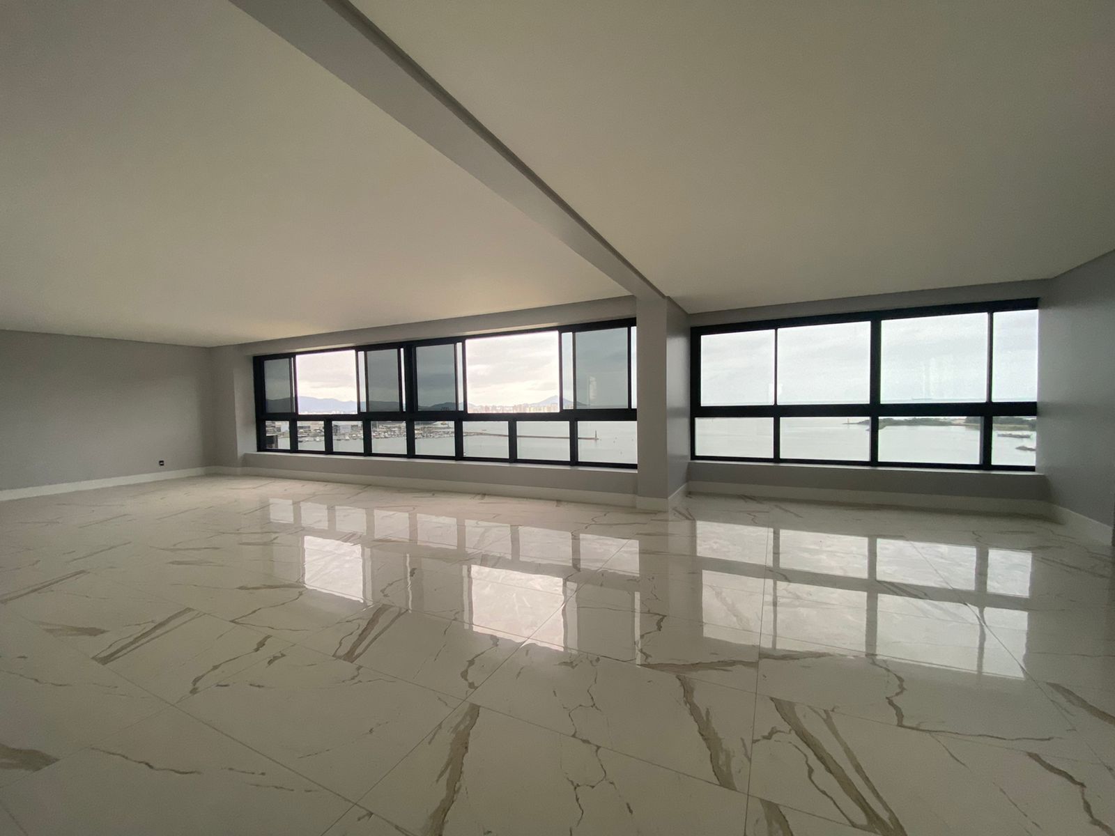 Apartamento à venda com 4 quartos, 322m² - Foto 5