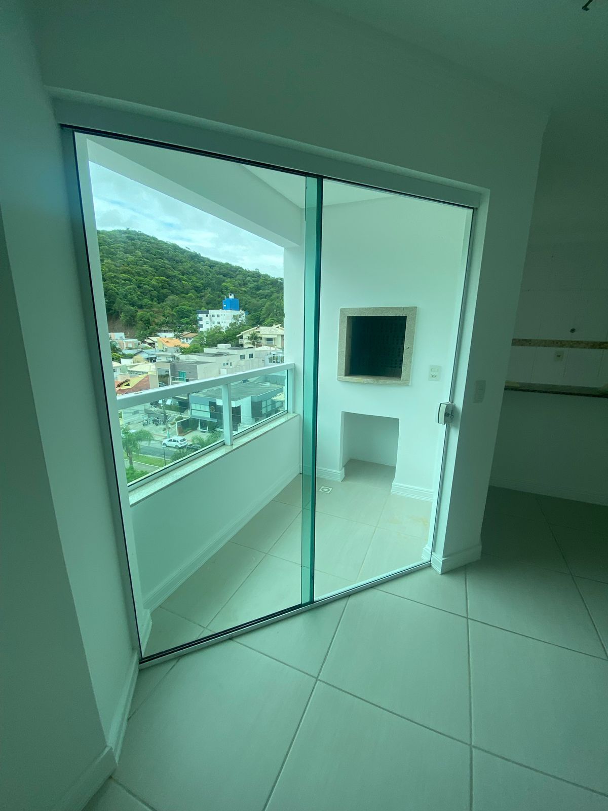 Apartamento à venda com 2 quartos, 62m² - Foto 4