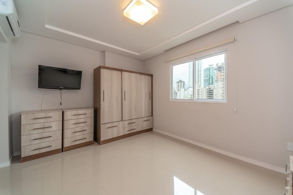 Apartamento à venda com 3 quartos, 121m² - Foto 16